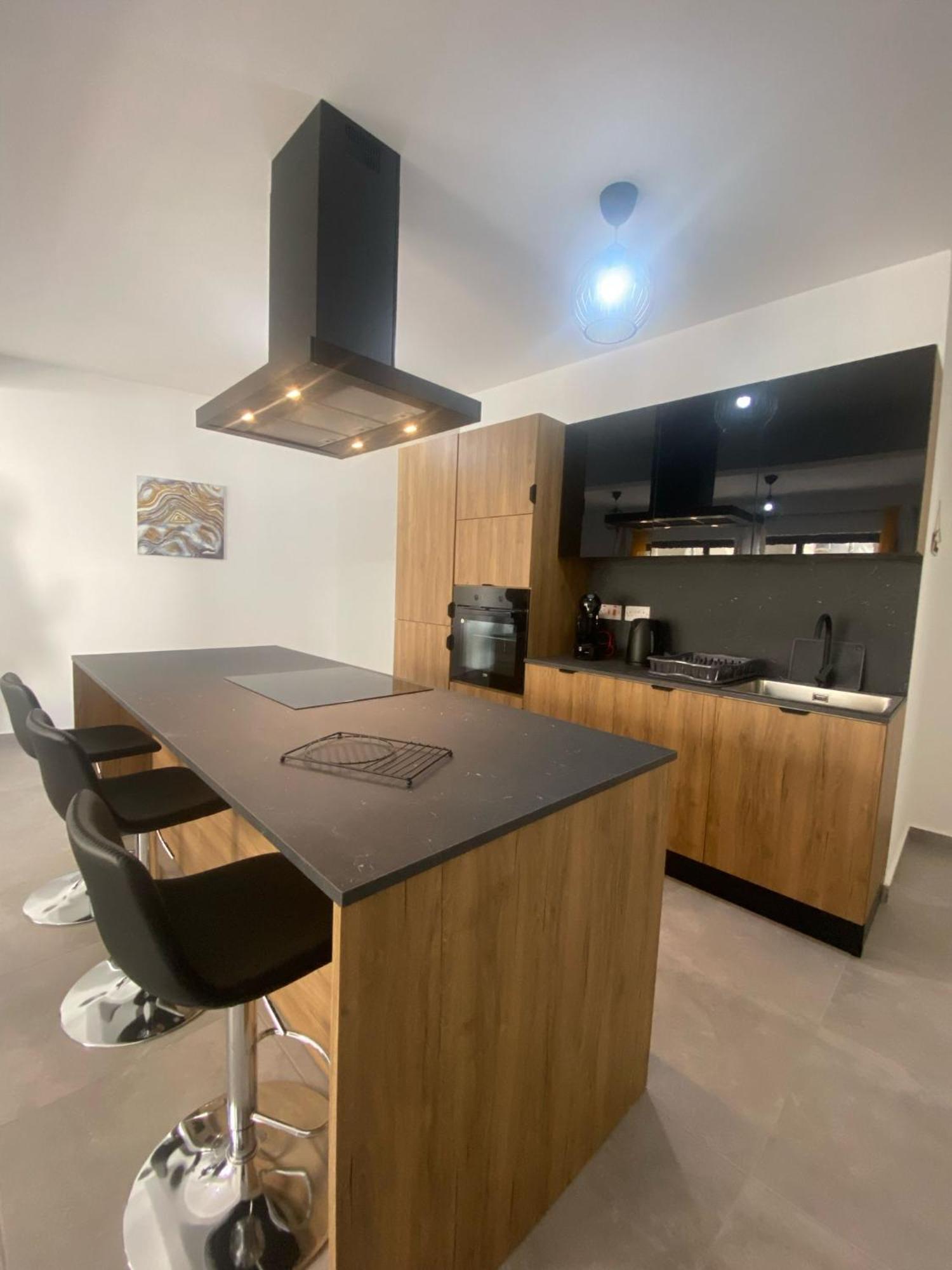Apartment Brand New 2 Bedroom *